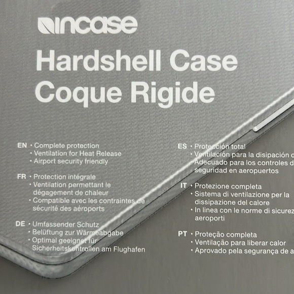 13” MacBook Air CLEAR hardcase shell - Picture 5 of 7